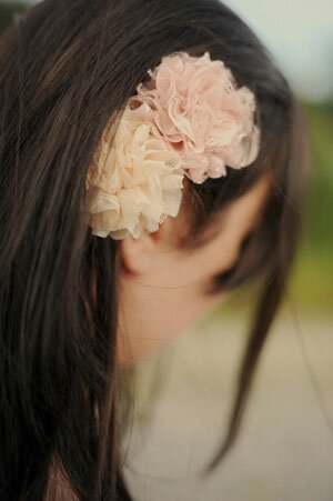 Doug_Abby_Railroad_Engagement_Session_by_Kalia_Lily_Photography.05 Blush Hair Flower