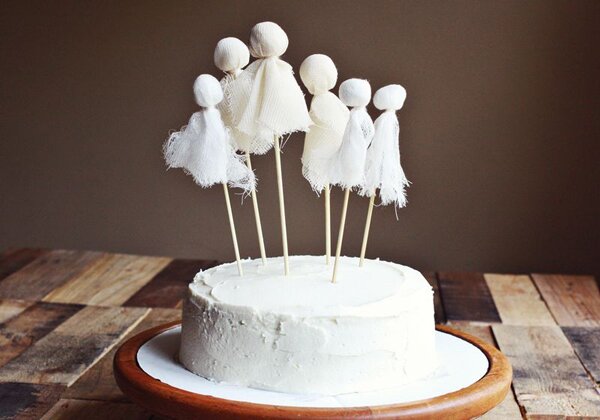 Ghost Cake Topper DIY Cheesecloth Halloween Ghost Cake Topper