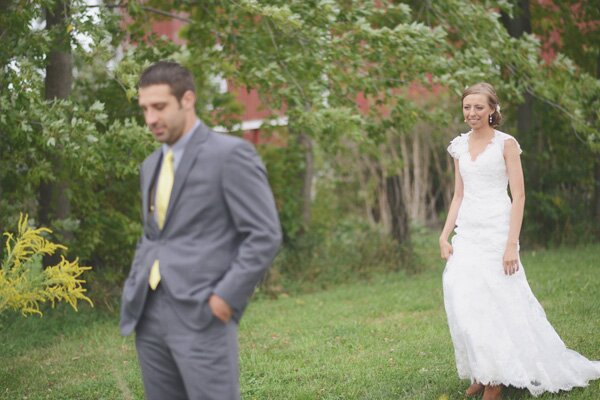 Iowa_Barn_Wedding_by_Hannah_White_Photography.06 Iowa Barn Wedding