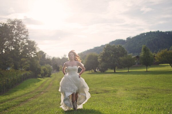 Lauren_UiJin's _Laid-Back_Lake_Wedding_by_JameyKay_Young_Photography.01 Tennessee Lake Wedding