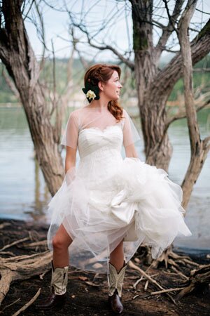 Lauren_UiJin's _Laid-Back_Lake_Wedding_by_JameyKay_Young_Photography.15 Tennessee Lake Wedding
