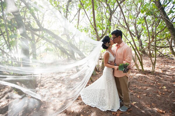 Handmade_Hawaiian_Wedding_by_Rachel_Robertson_Photography.22