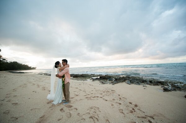 Handmade_Hawaiian_Wedding_by_Rachel_Robertson_Photography.25