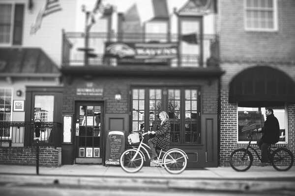 Maryland_Main_Street_Engagement_Session_by_C_&_I_Photographers.04
