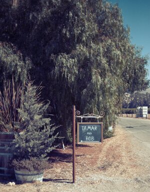 Rob_Tamar_Dana_Powers_House_Wedding_by_The_Beating_Hearts.01