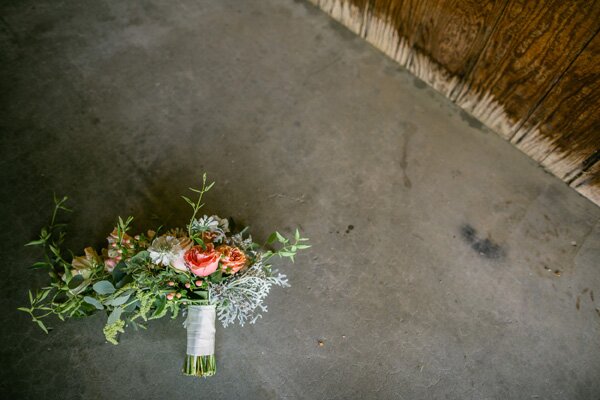 Romantic_Modern_Nut_Farm_Wedding_by_Studio_7_Photography.01