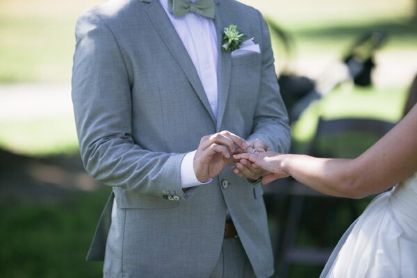 Romantic_Modern_Nut_Farm_Wedding_by_Studio_7_Photography.11