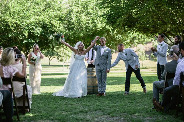 Romantic_Modern_Nut_Farm_Wedding_by_Studio_7_Photography.12