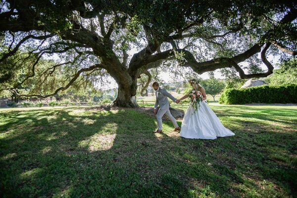 Romantic_Modern_Nut_Farm_Wedding_by_Studio_7_Photography.15